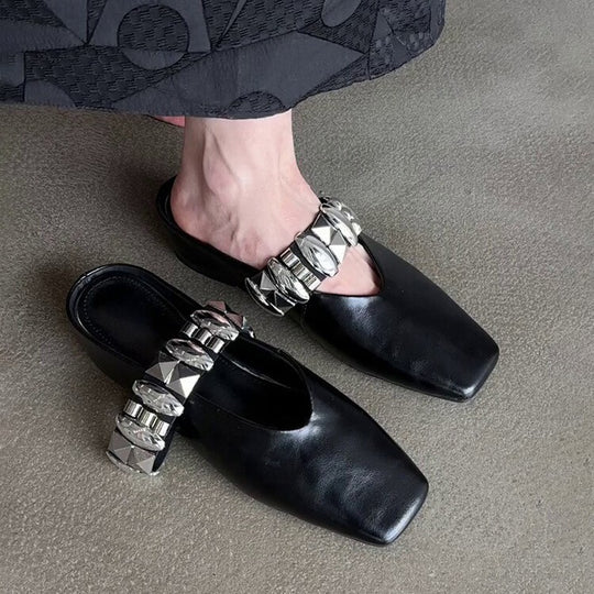 Damen Stiefelette mit glamourös dekoriertem Riemen EB