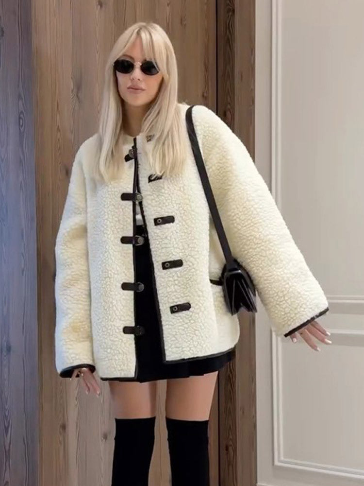 Damen Kunstfelljacke mit modernem Schnitt und praktischen Knopfdetails EB