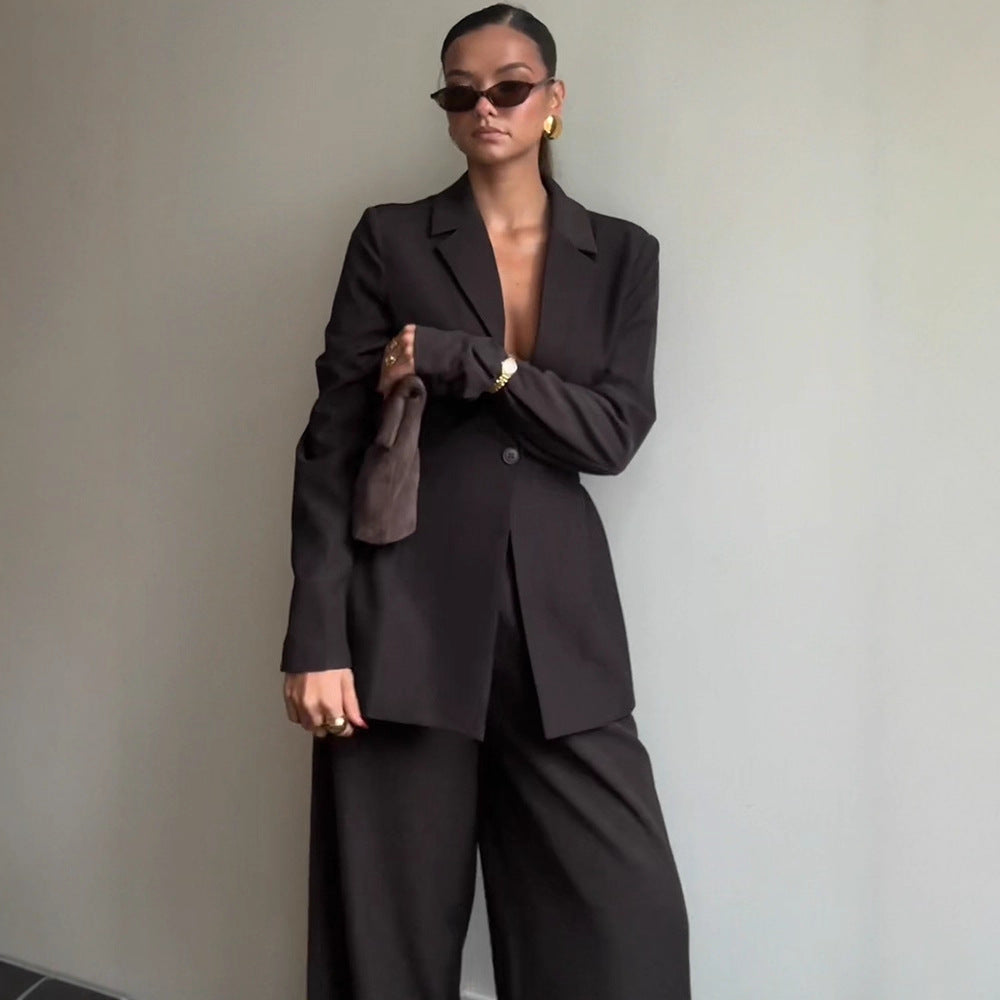 Damen Blazer mit tiefem V-Ausschnitt und eleganter Silhouette EB