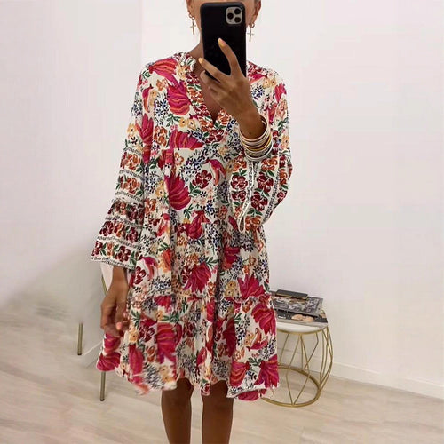 Damen nan verspieltes Tunika-Stufenkleid mit tiefem V-Ausschnitt, geraffter Brustpartie, Volantstufen und ornamentaler Stickbordüre EB
