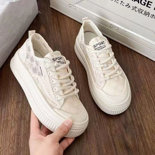 Damen Modische Sneaker mit trendiger strukturiertem Obermaterial und rutschfester Sohle EB