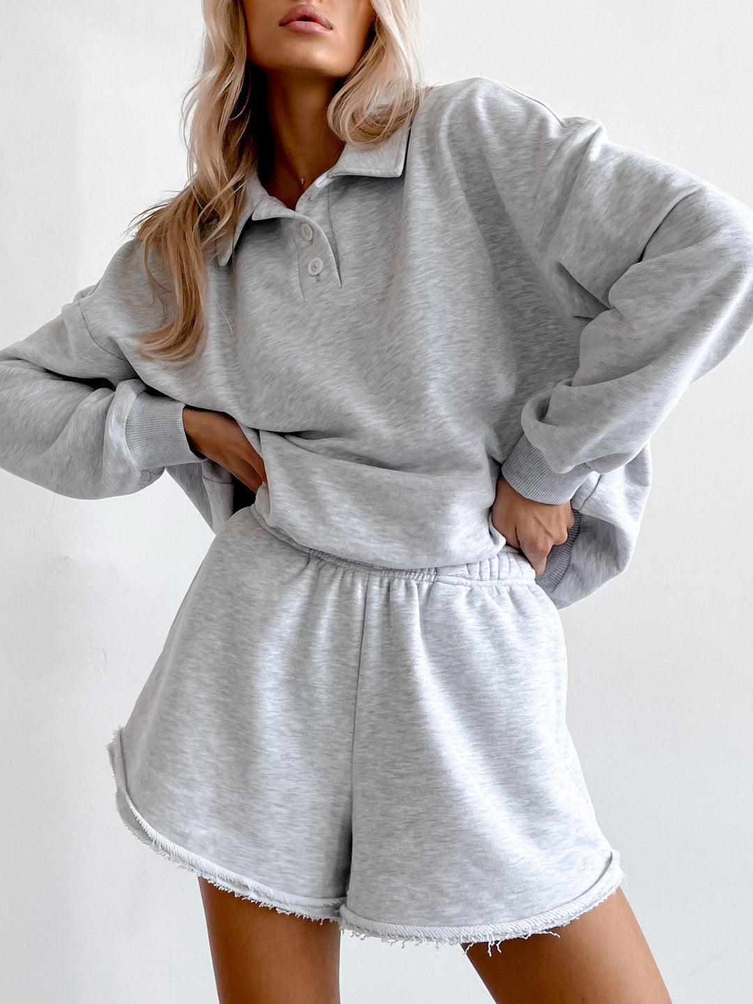 Damen Polo-Sweatshirt und fransige High-Waist Lounge-Shorts Set EB
