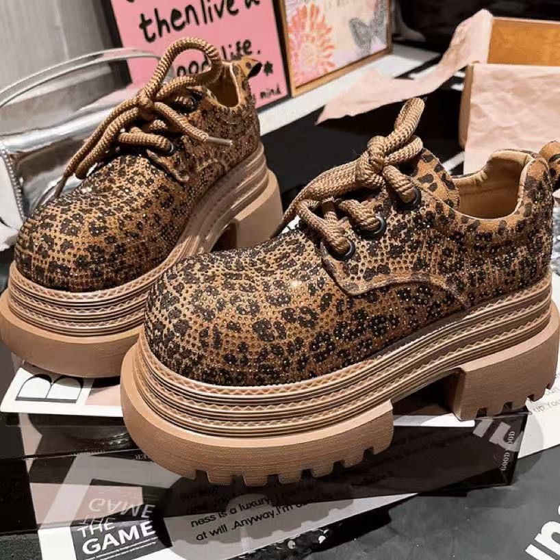 Damen Sneaker mit glitzerndem Leoparden-Design und robuster Sohle EB