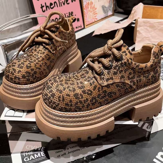 Damen Sneaker mit glitzerndem Leoparden-Design und robuster Sohle EB