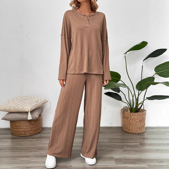 Damen Gemütliches Strickset mit weitem Bein und Knopfleiste EB