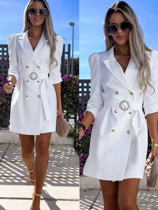 Damen Blazer Kleid mit tailliertem Schnitt und glamourösem Knopfdetail EB