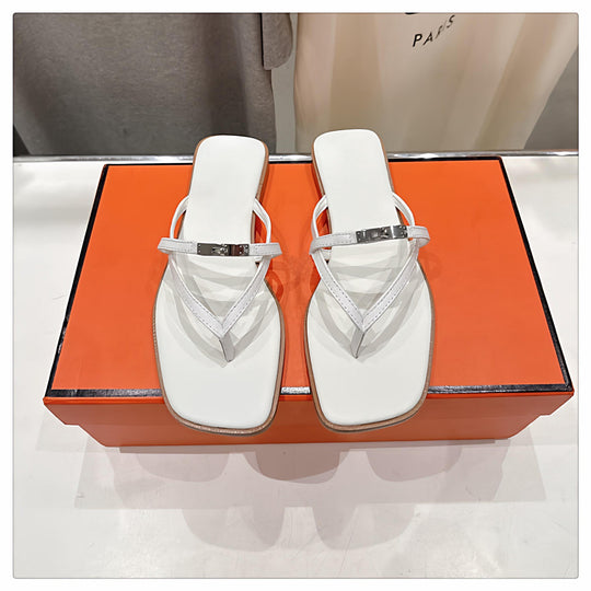 Damen Elegante Flip-Flops mit glänzenden Akzenten EB