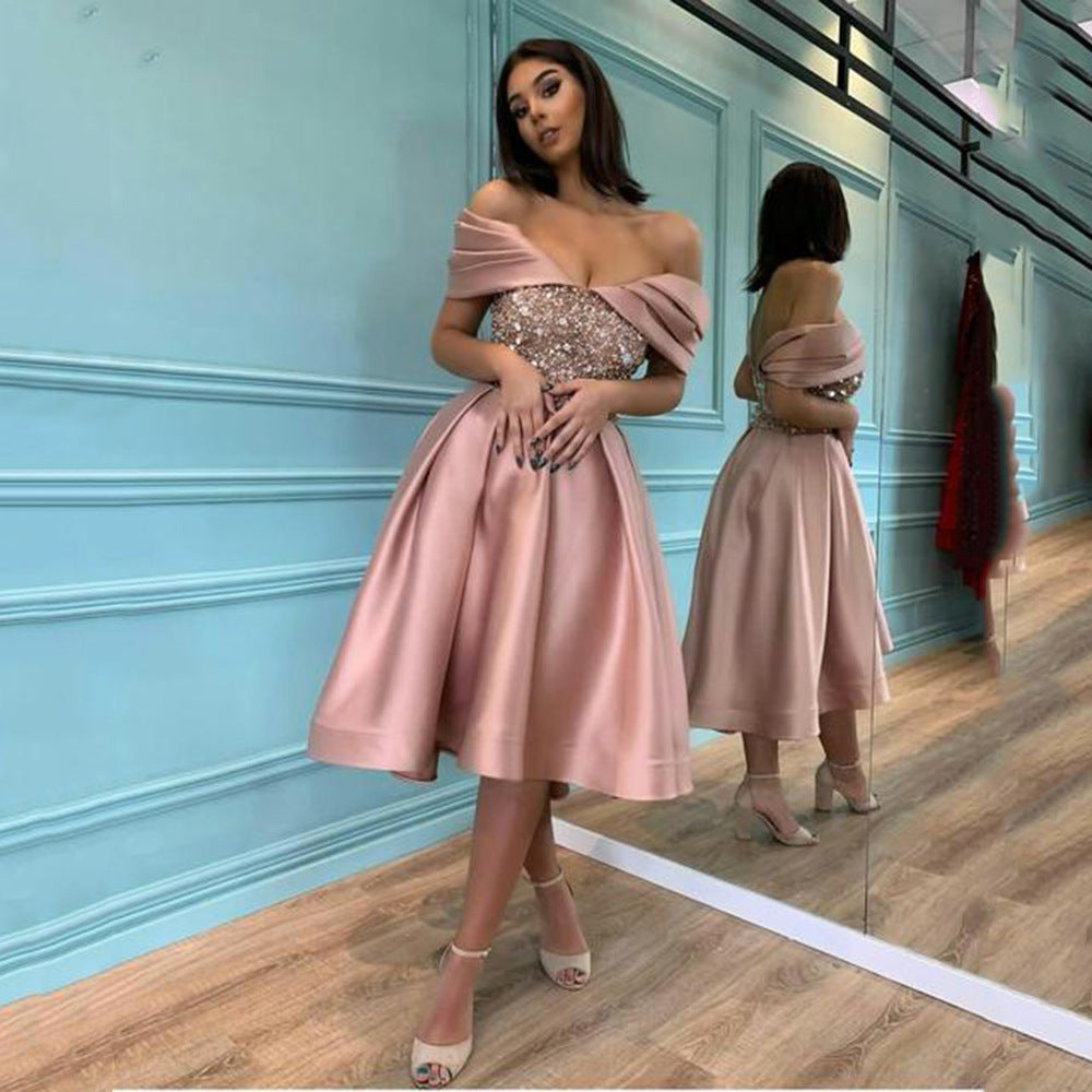 Damen Glamouröses Abendkleid mit schimmerndem Oberteil und Flügelärmeln EB