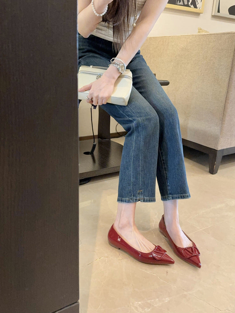 Damen spitze Ballerinas aus glänzendem Lackleder mit elegantem Riemchen EB