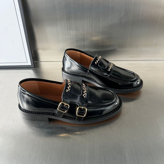Damen Elegante Mokassins mit dekorativen Schnallen und hochwertigem Glanzleder EB