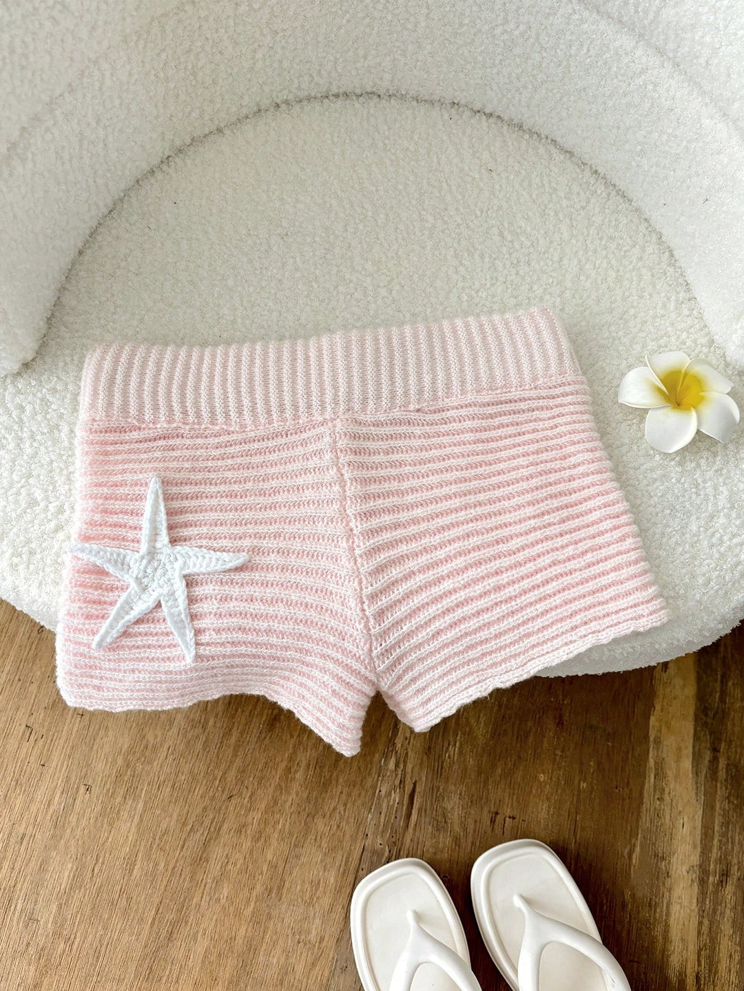 Damen kurze Strickshorts mit maritimer Applikation EB
