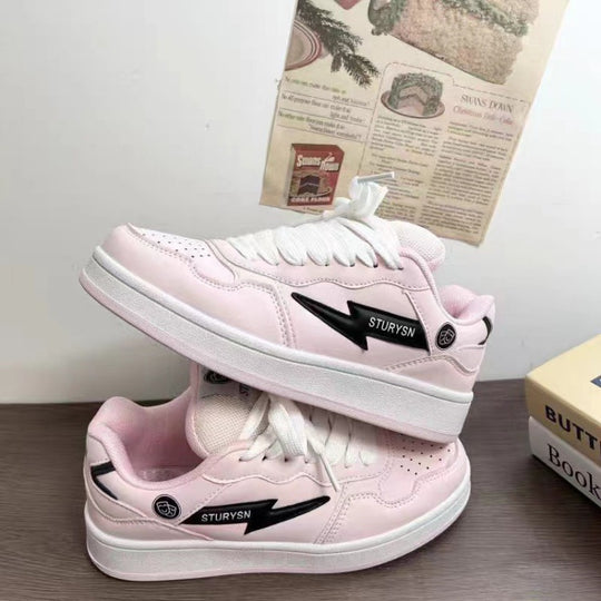 Damen Sportliche Sneakers im minimalistischen Design mit atmungsaktiver Oberflächenstruktur EB