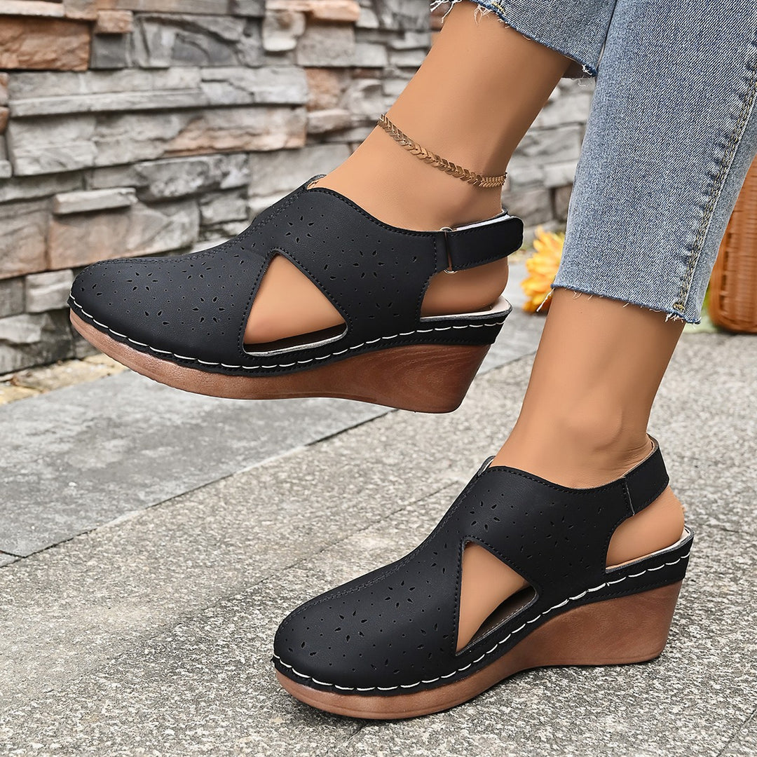 Damen Wedge-Sandaletten mit atmungsaktiven Cut-Outs und ergonomischem Fußbett EB