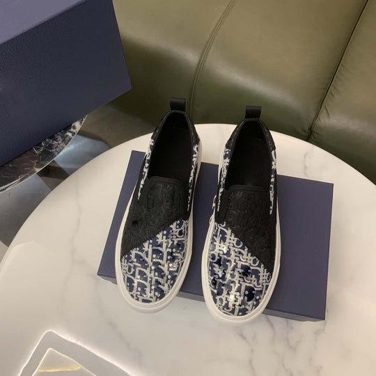 Damen Slip-On Sneakers mit eleganter Textur und komfortablem Fußbett EB