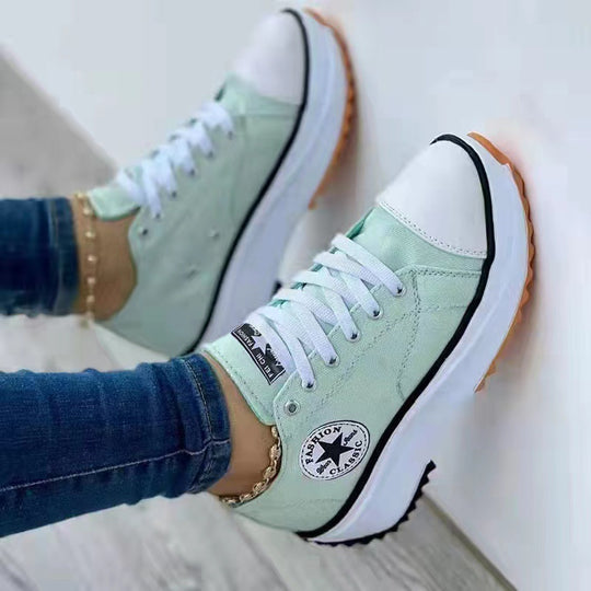 Damen  retro-inspirierte Canvas-Plateau-Sneaker mit verstärkter Zehenkappe und griffiger Profilsohle EB