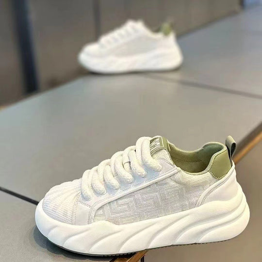 Damen Sportliche Sneaker mit texturierter Oberfläche und dämpfender Sohle EB