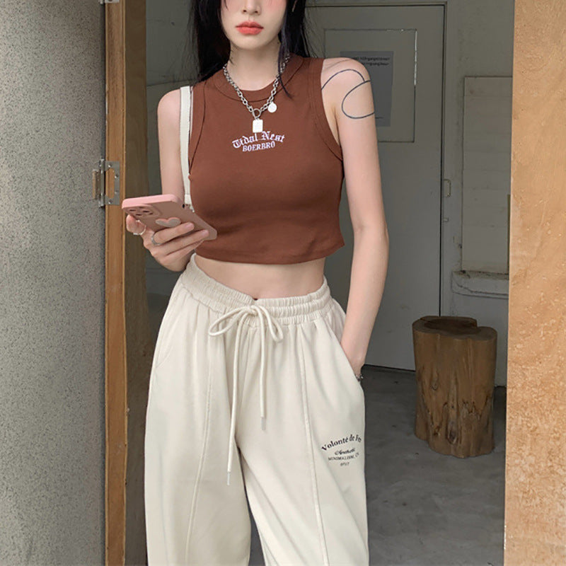 Damen-Crop-Top mit hohem Kragen und dezentem Schriftzug EB