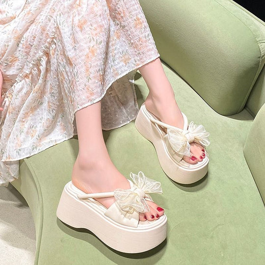 Damen Plateau‑Pantolette mit hoher Wedgesohle und organza‑Blütenapplikation EB