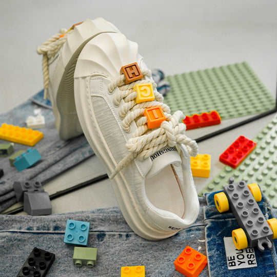 Damen Modische Sneakers mit originellem Schnürsystem und robustem Profil EB