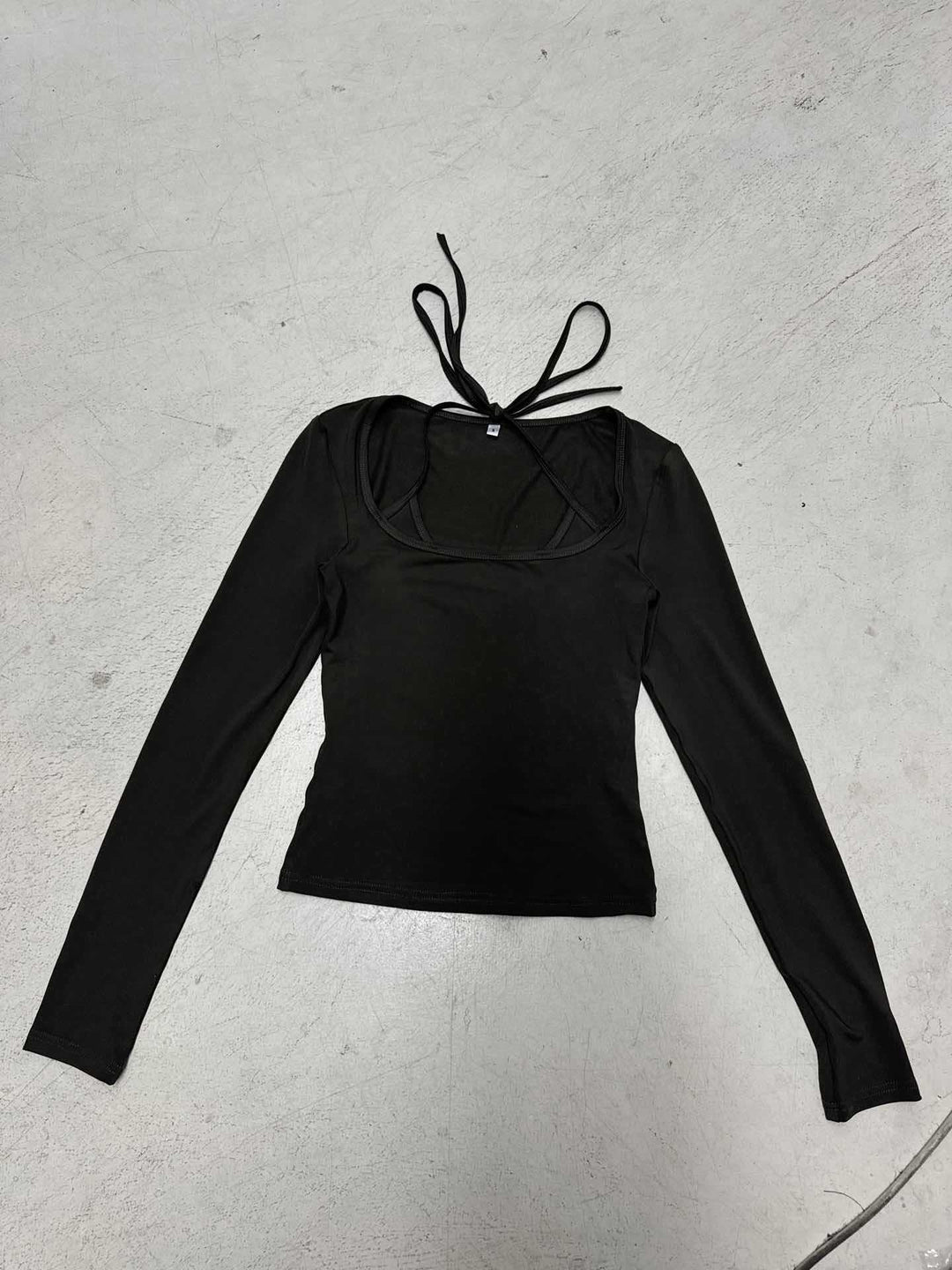 Damen nan figurbetontes Langarm-Top mit Neckholder-Bindung und eckigem Ausschnitt EB