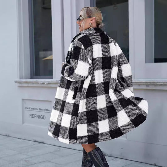 Damen Kuscheliger Karomantel mit oversized Schnitt und weichem Innenfutter EB