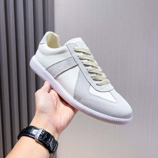 Damen modische Sneakers aus hochwertigem Wildleder mit sportlichem Akzent von EB