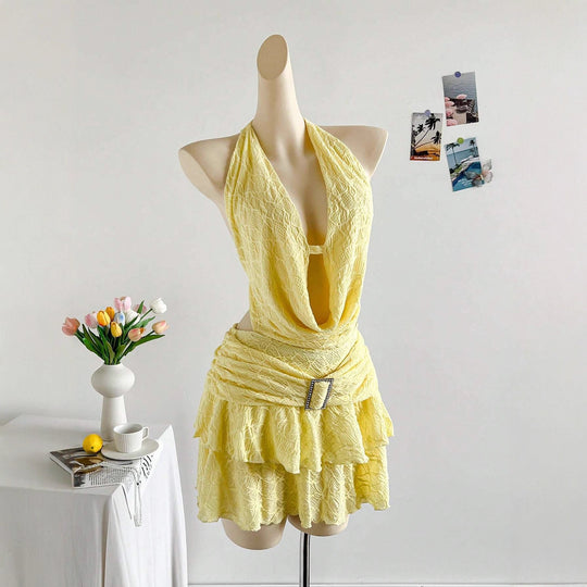 Damen Minikleid mit raffiniertem Wickel-Ausschnitt und dekorativen Rüschen EB