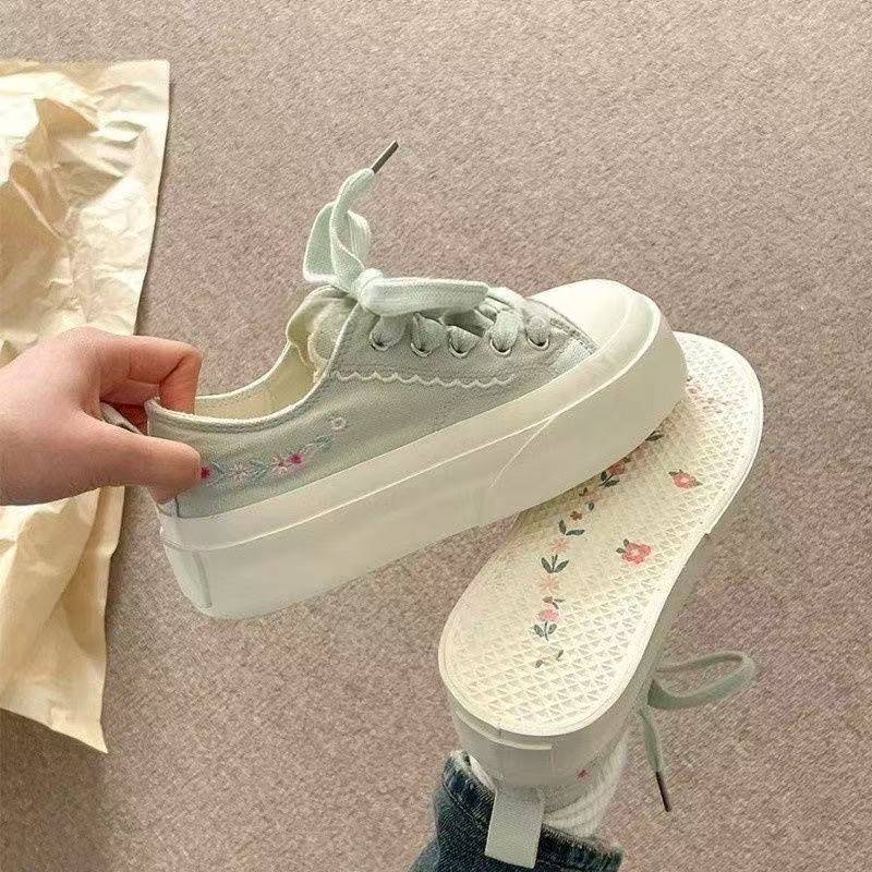 Damen Modische Plateau-Sneaker mit floralen Applikationen und atmungsaktiver Sohle EB