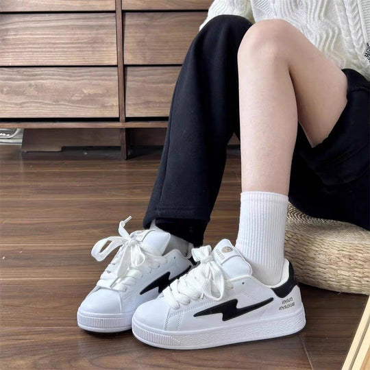 Damen Sportliche Sneakers mit verstellbarem Klettverschluss und gepolsterter Innensohle EB