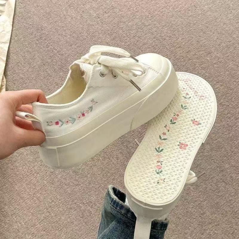 Damen Modische Plateau-Sneaker mit floralen Applikationen und atmungsaktiver Sohle EB
