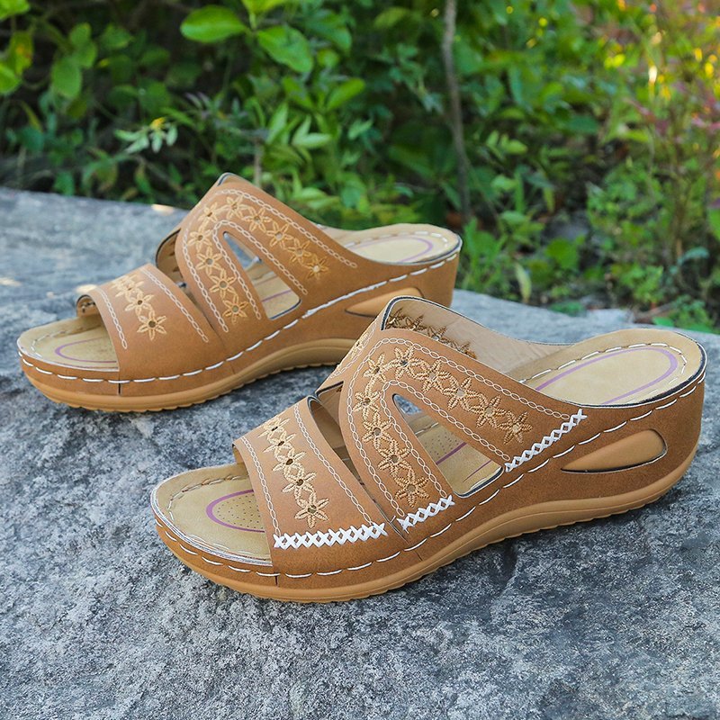 Damen Wedge-Pantoletten mit floralem Stickdesign und anatomischem Fußbett EB