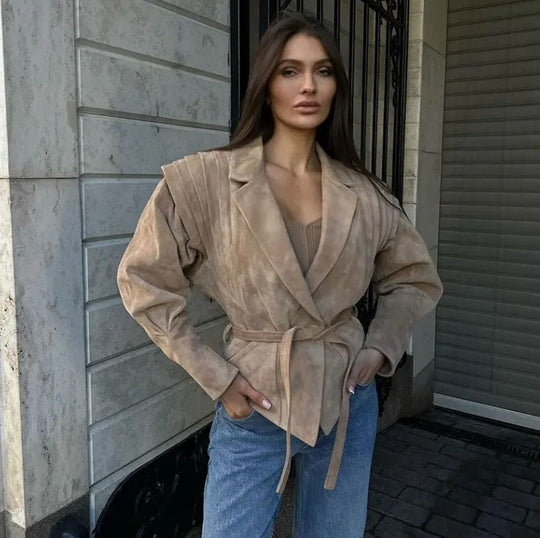 Damen Kunstleder-Bikerjacke mit strukturiertem Design und taillierbarem Gürtel EB