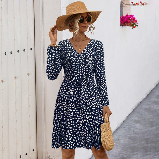 Damen V-Ausschnitt Freizeitkleid mit Taillengürtel und Rüschensaum EB