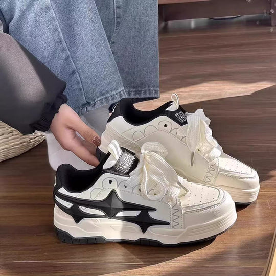 Damen Sportliche Sneakers mit modernem Design und dämpfender Sohle EB