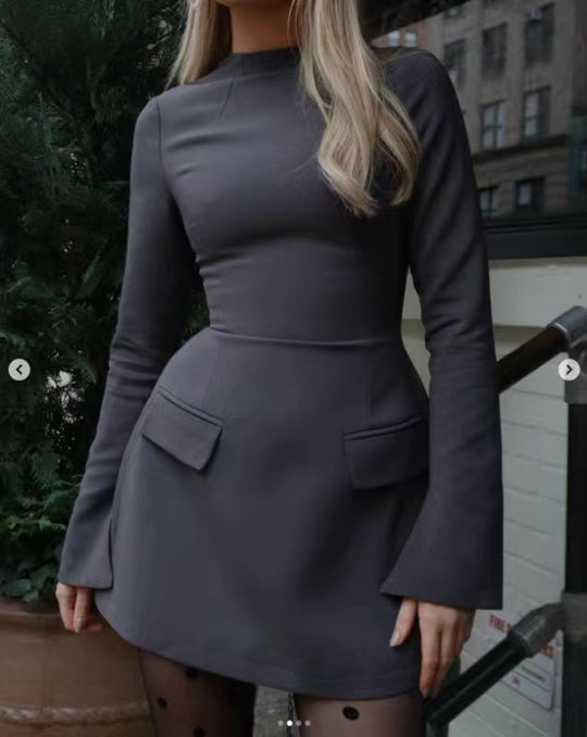 Damen figurbetontes Minikleid mit seitlichen Taschen und weitem Arm EB