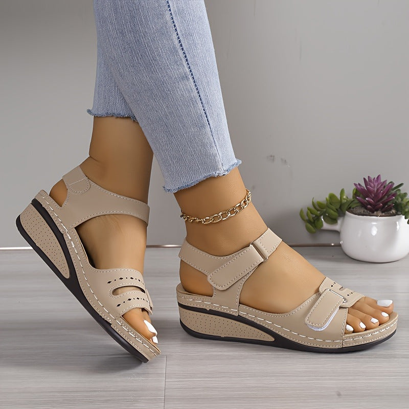 Damen Keilsandalen mit verstellbaren Riemen und anatomischem Fußbett EB