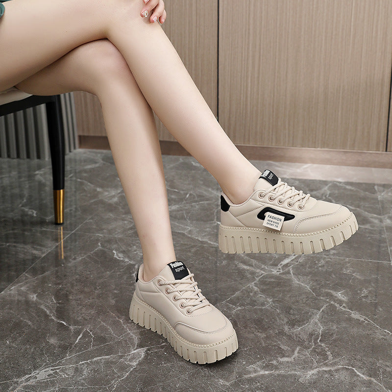 Damen sportliche Plateau-Sneaker mit atmungsaktivem Obermaterial und rutschfester Sohle EB