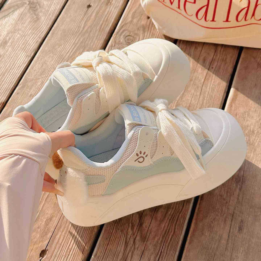 Damen Sneaker mit verspieltem Design und plüschigen Details EB