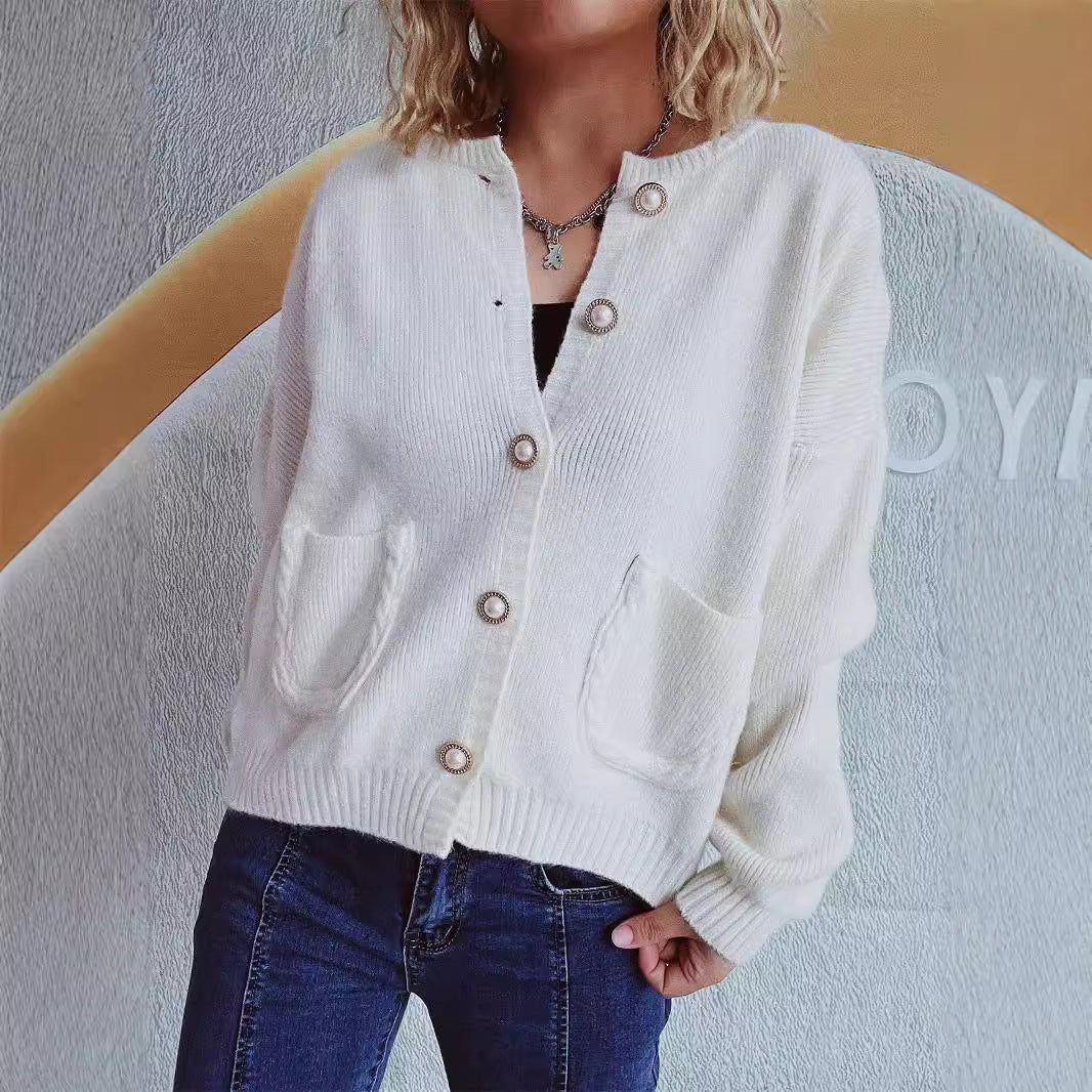 Damen Strickjacke mit dekorativen Perlenknöpfen und praktischen Taschen EB