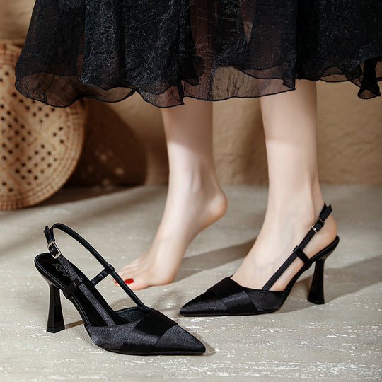 Damen Slingback-Pumps mit elegantem spitz zulaufendem Design und komfortablem Riemen EB
