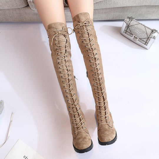 Damen Überknee-Stiefel mit modischem Schnür-Design und robustem Profil EB
