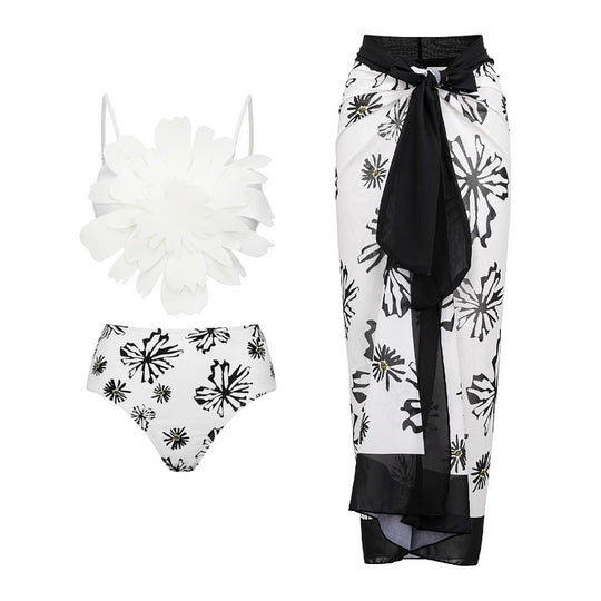 Damen Bikiniset mit besonderem Blumendekor und langem Wickelrock EB