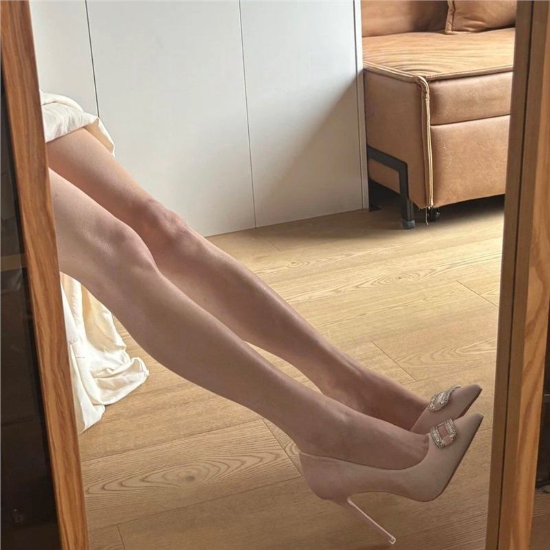 Damen elegante High Heel Pumps mit funkelnden Strassdetails EB