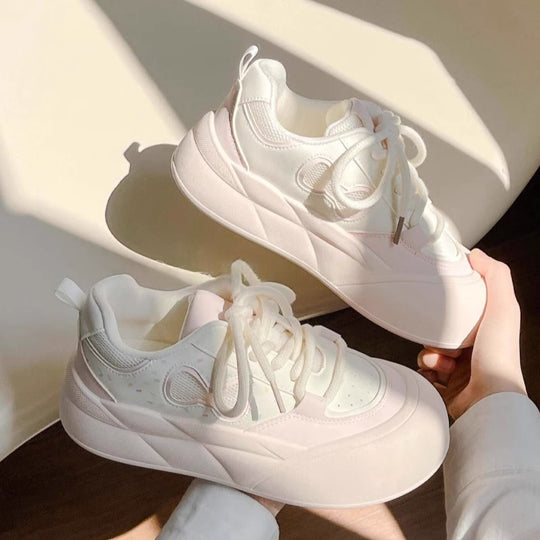 Damen Sportliche Sneakers mit atmungsaktiver Oberflächenstruktur und dämpfender Sohle EB