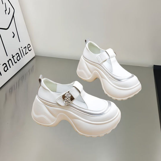 Damen modische Clogs mit auffälligem Absatz und Schmuckdetails EB