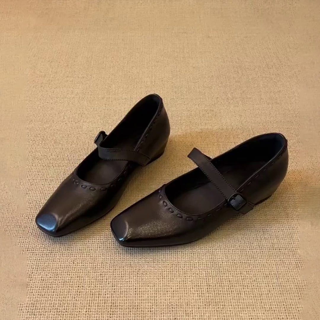Damen Ballerina mit elegantem Riemen und modischem quadratischem Zehenbereich EB