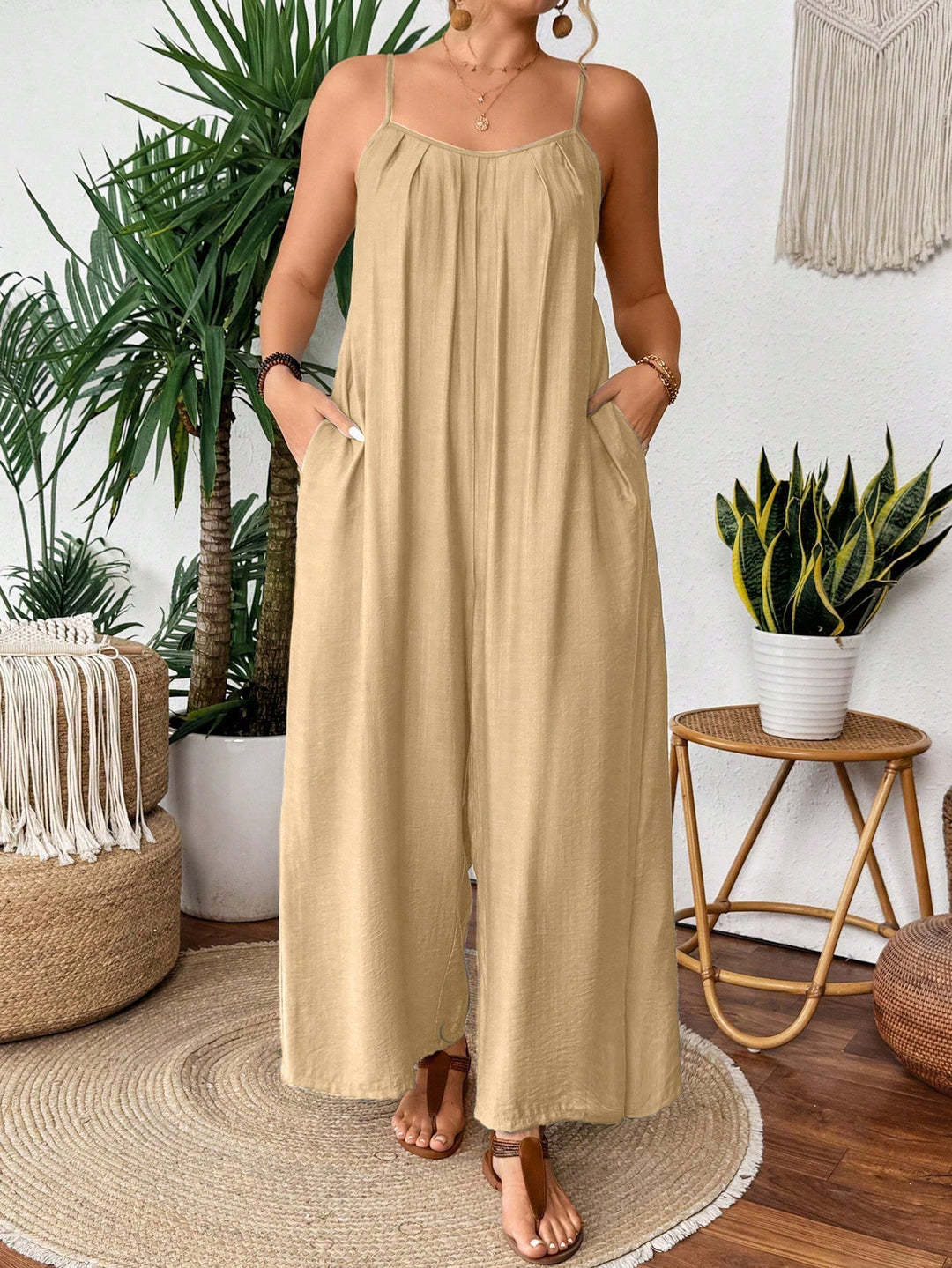 Damen luftiger Jumpsuit mit schmalen Spaghettiträgern und seitlichen Taschen EB