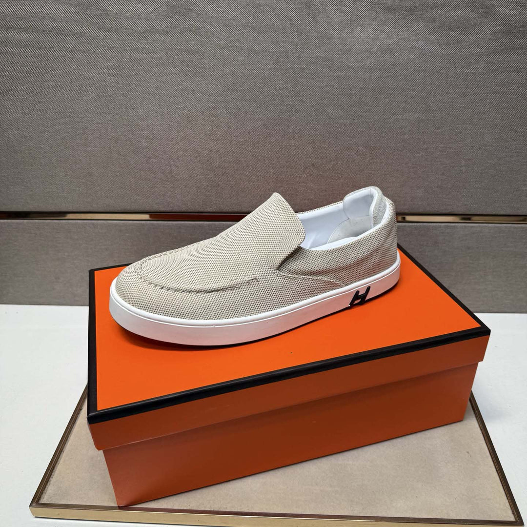 Damen Elegante Slip-On Sneaker mit stilvollem Design und komfortabler Sohle EB
