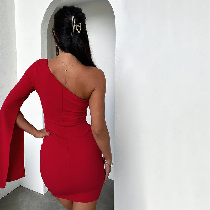 Damen asymmetrisches Minikleid mit weitem Arm EB
