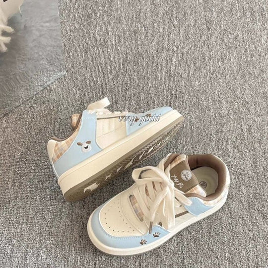 Damen modische Sneakers mit einzigartigen Detailapplikationen und komfortabler Sohle EB